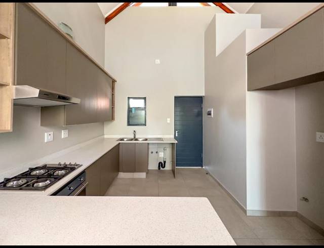 2 BEDROOM APARTMENT FOR SALE IN MENLO PARK